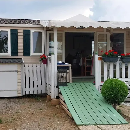 Camping De L'europe ヴィック・ラ・ガルディオル